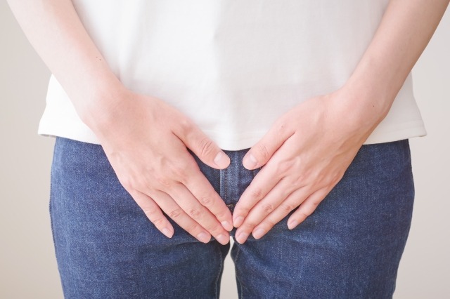 クラミジアが自然治癒する確率は？男女別の症状や対処法を解説